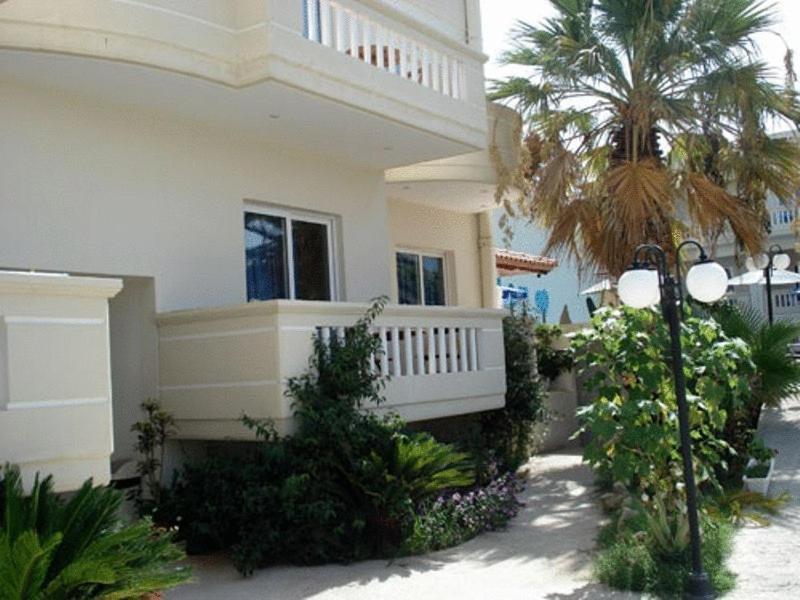 Akatos Hotel Agia Marina  Bagian luar foto