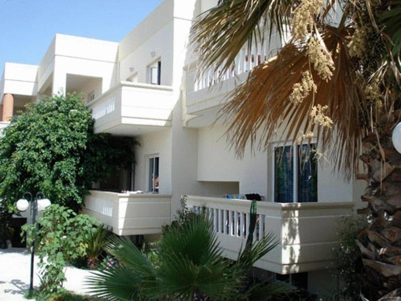 Akatos Hotel Agia Marina  Bagian luar foto