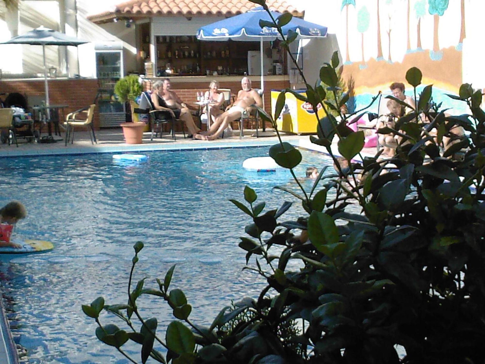 Akatos Hotel Agia Marina  Bagian luar foto
