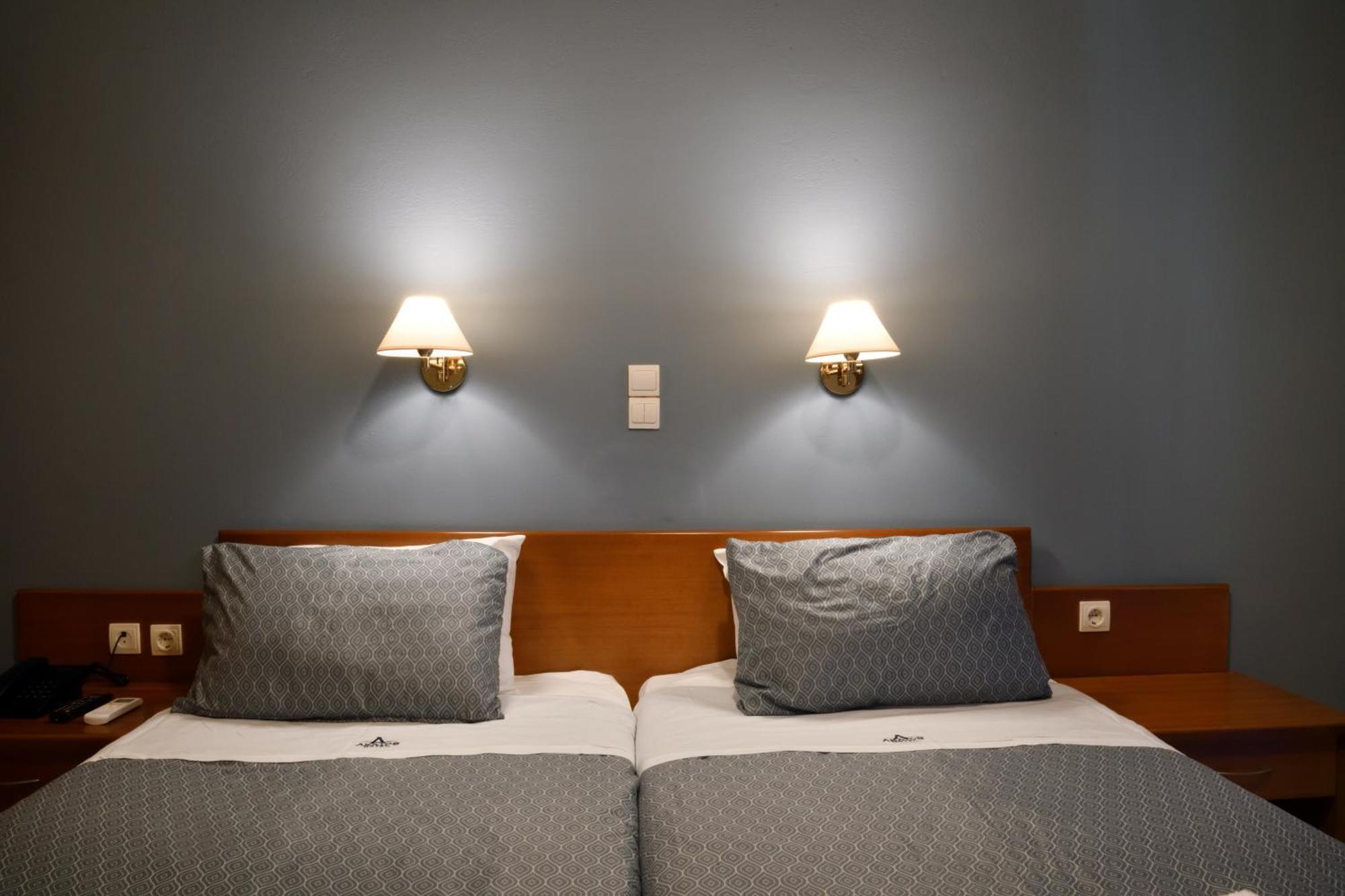 Akatos Hotel Agia Marina  Bagian luar foto