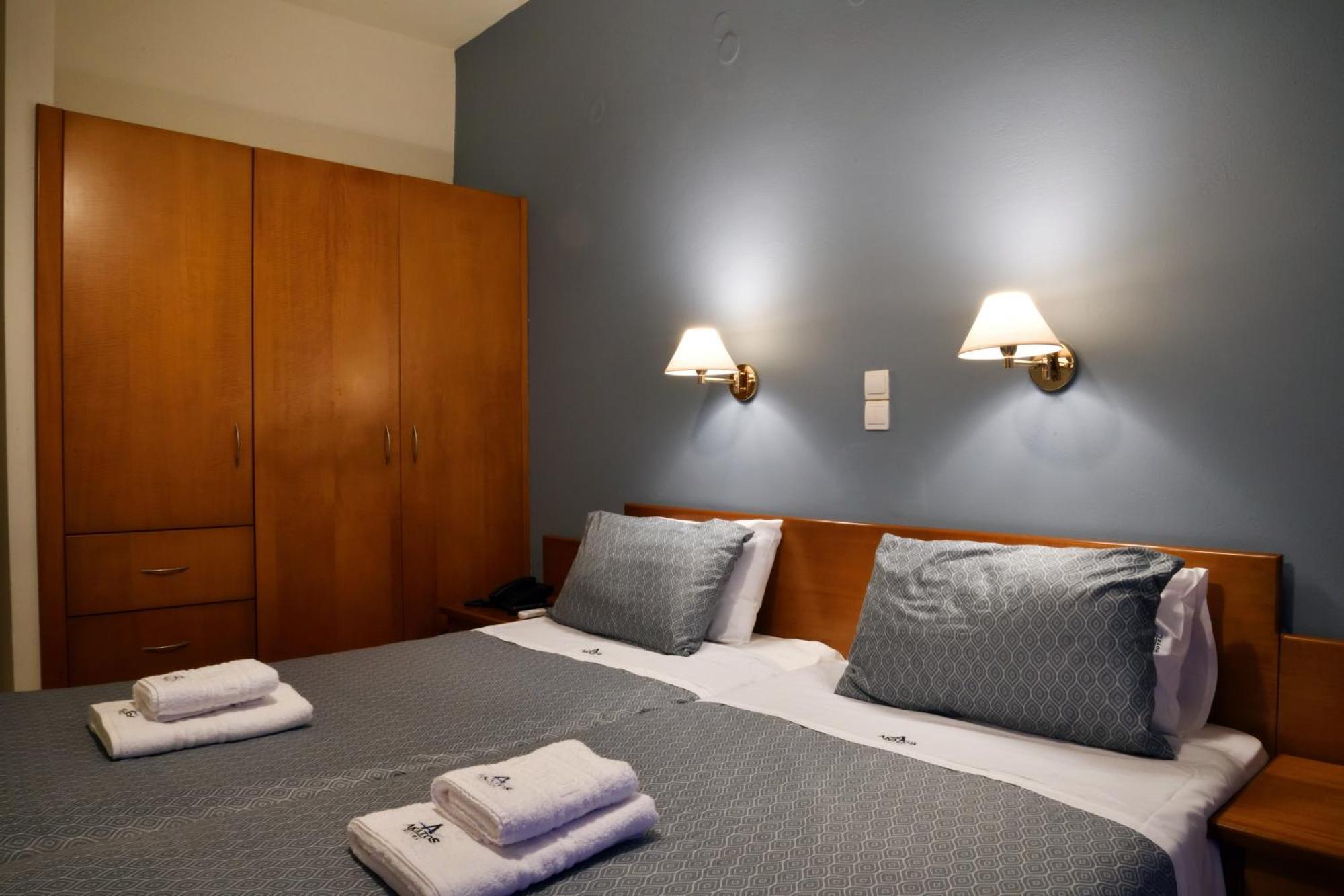 Akatos Hotel Agia Marina  Bagian luar foto