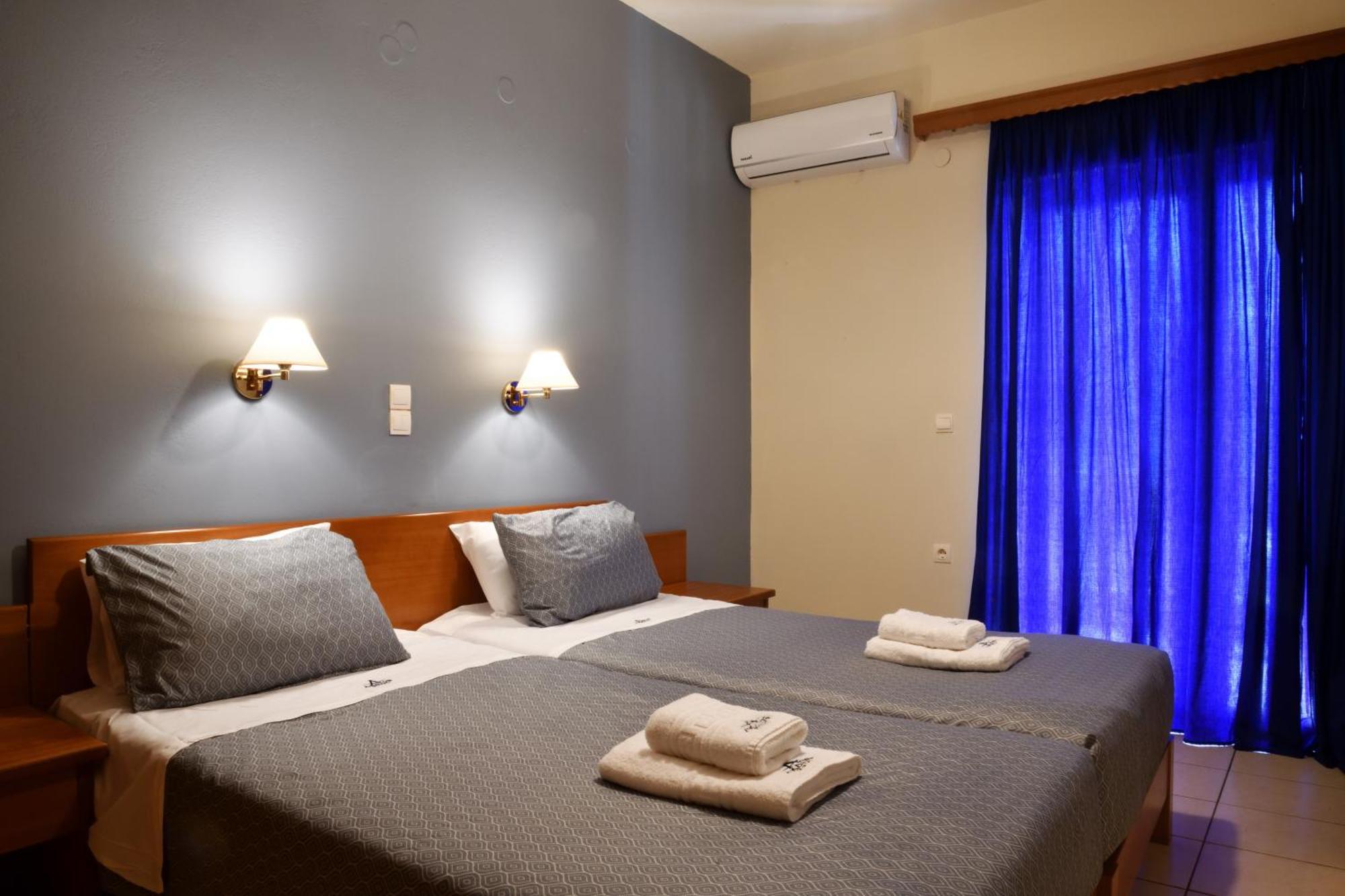 Akatos Hotel Agia Marina  Bagian luar foto