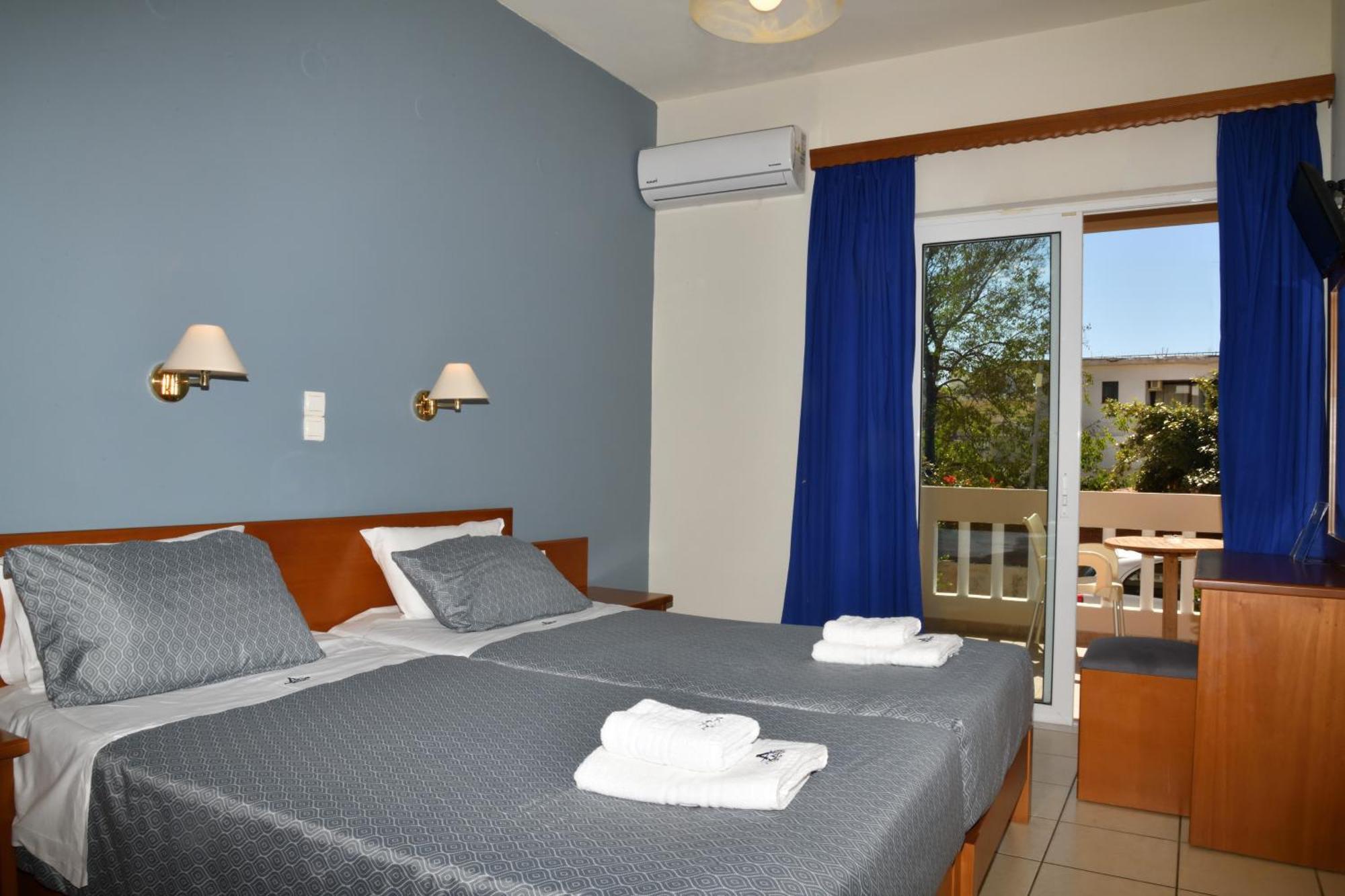 Akatos Hotel Agia Marina  Bagian luar foto
