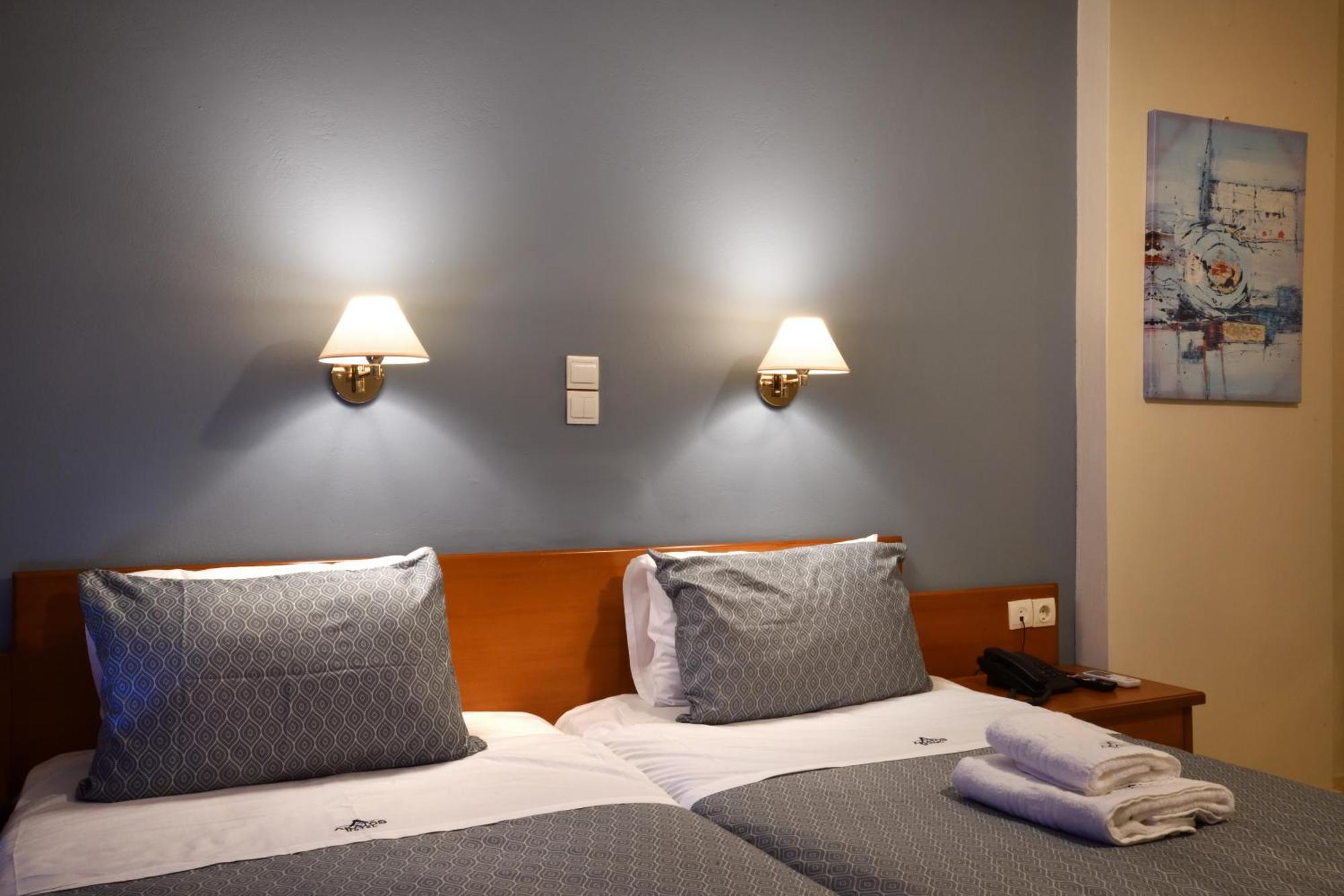 Akatos Hotel Agia Marina  Bagian luar foto