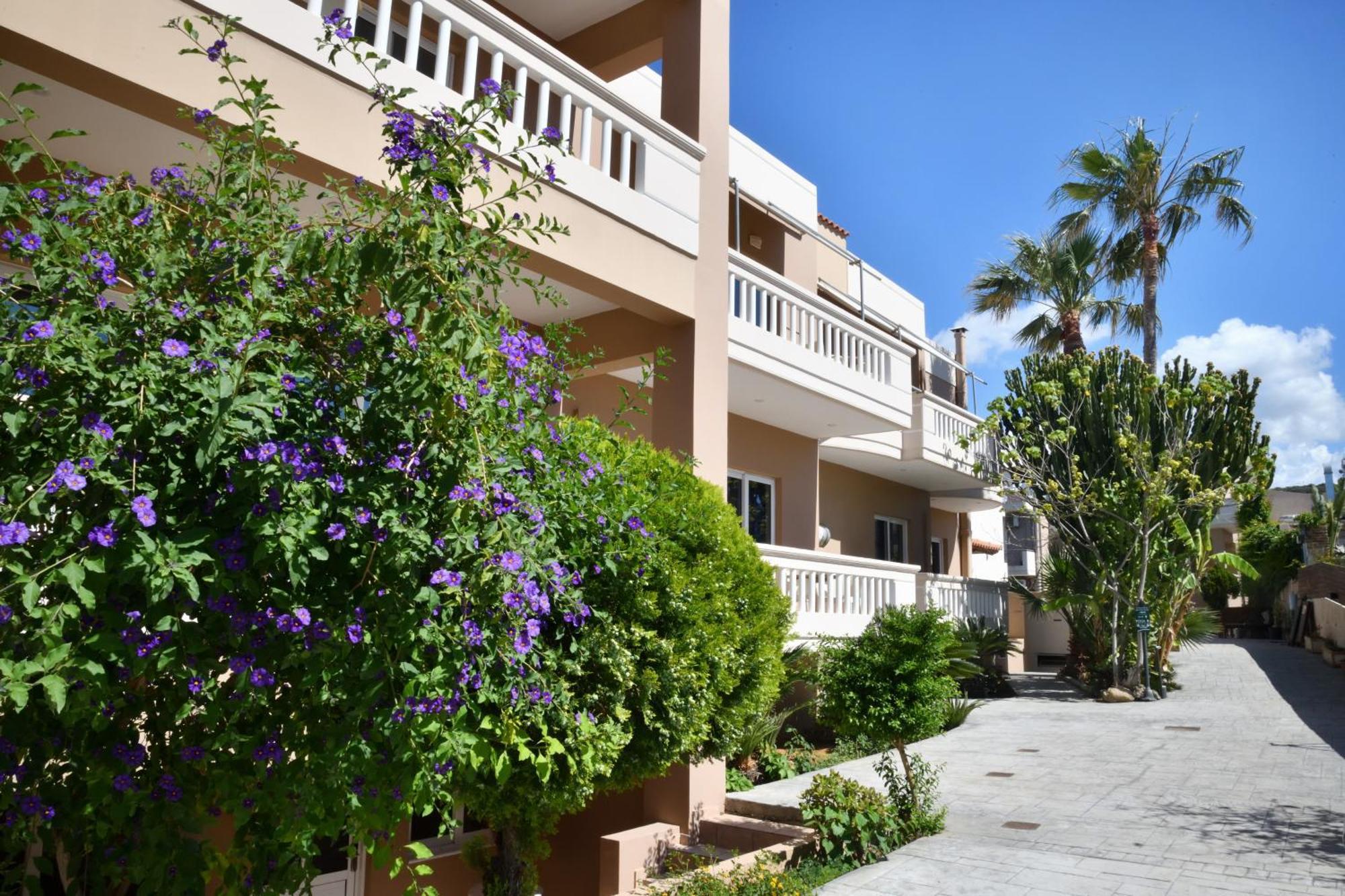 Akatos Hotel Agia Marina  Bagian luar foto