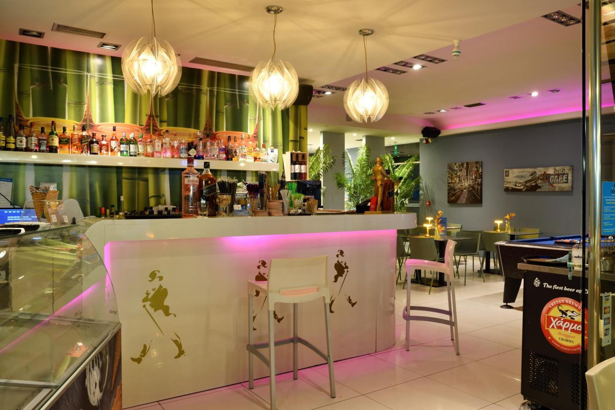 Akatos Hotel Agia Marina  Bagian luar foto
