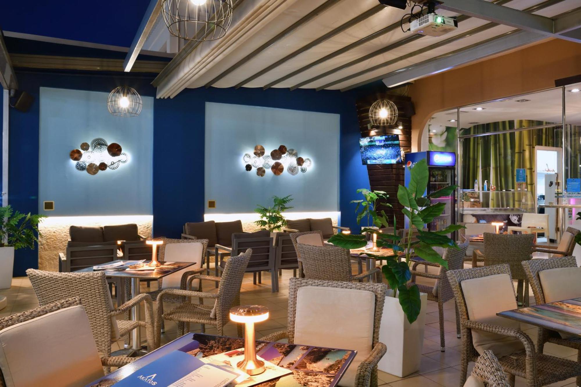 Akatos Hotel Agia Marina  Bagian luar foto