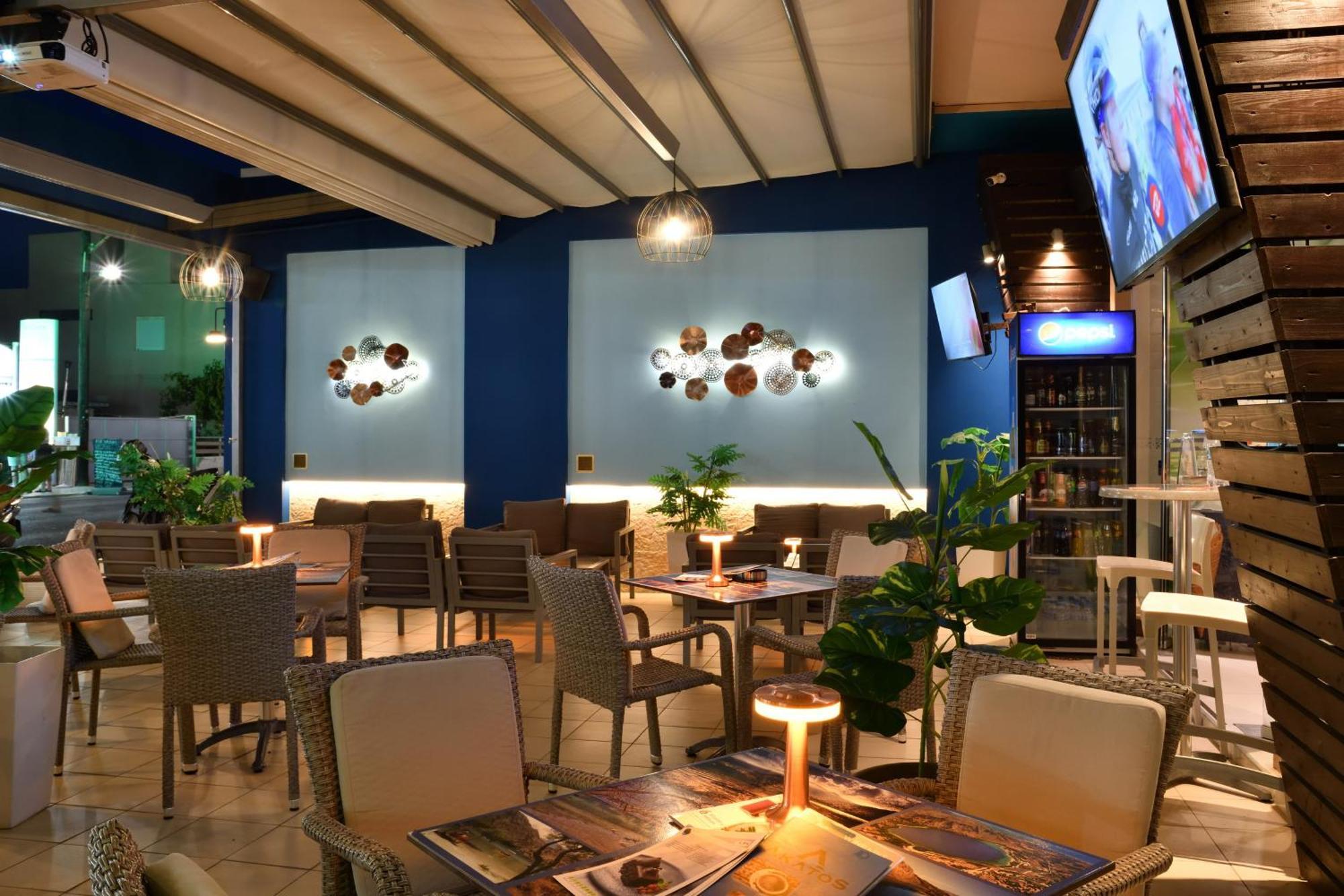 Akatos Hotel Agia Marina  Bagian luar foto