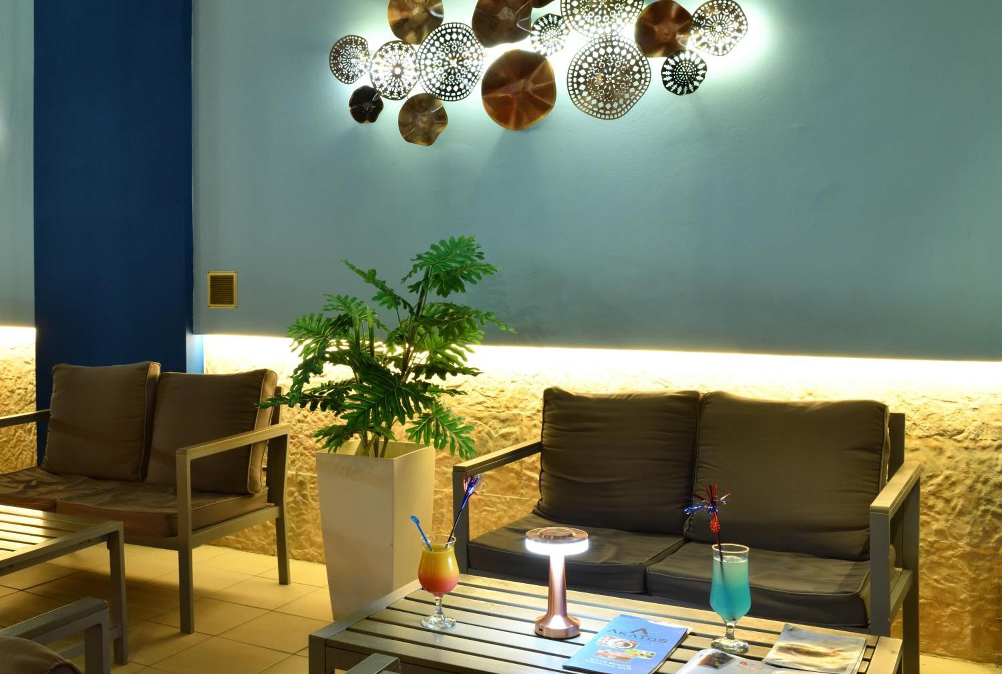 Akatos Hotel Agia Marina  Bagian luar foto