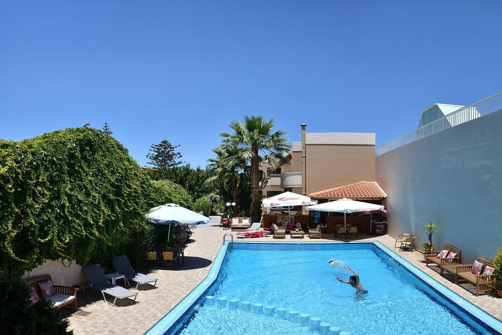 Akatos Hotel Agia Marina  Bagian luar foto