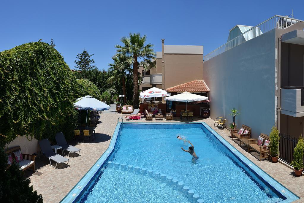 Akatos Hotel Agia Marina  Bagian luar foto