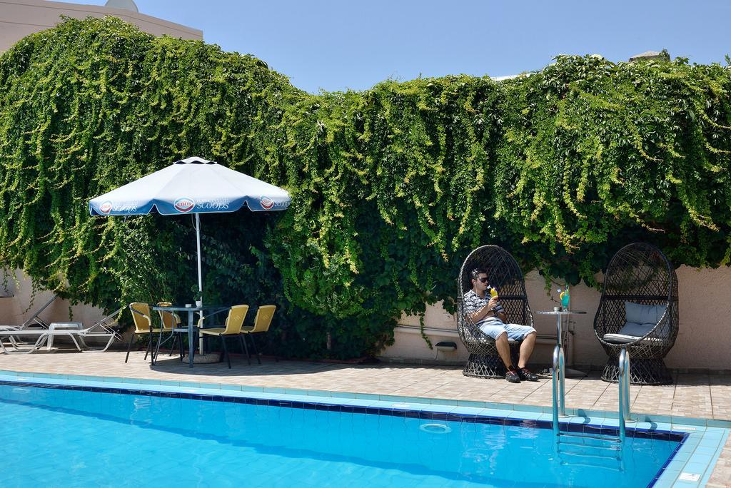 Akatos Hotel Agia Marina  Bagian luar foto