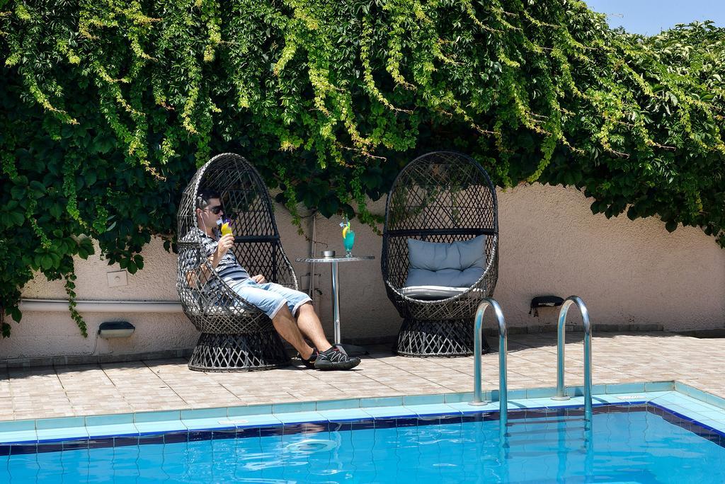 Akatos Hotel Agia Marina  Bagian luar foto
